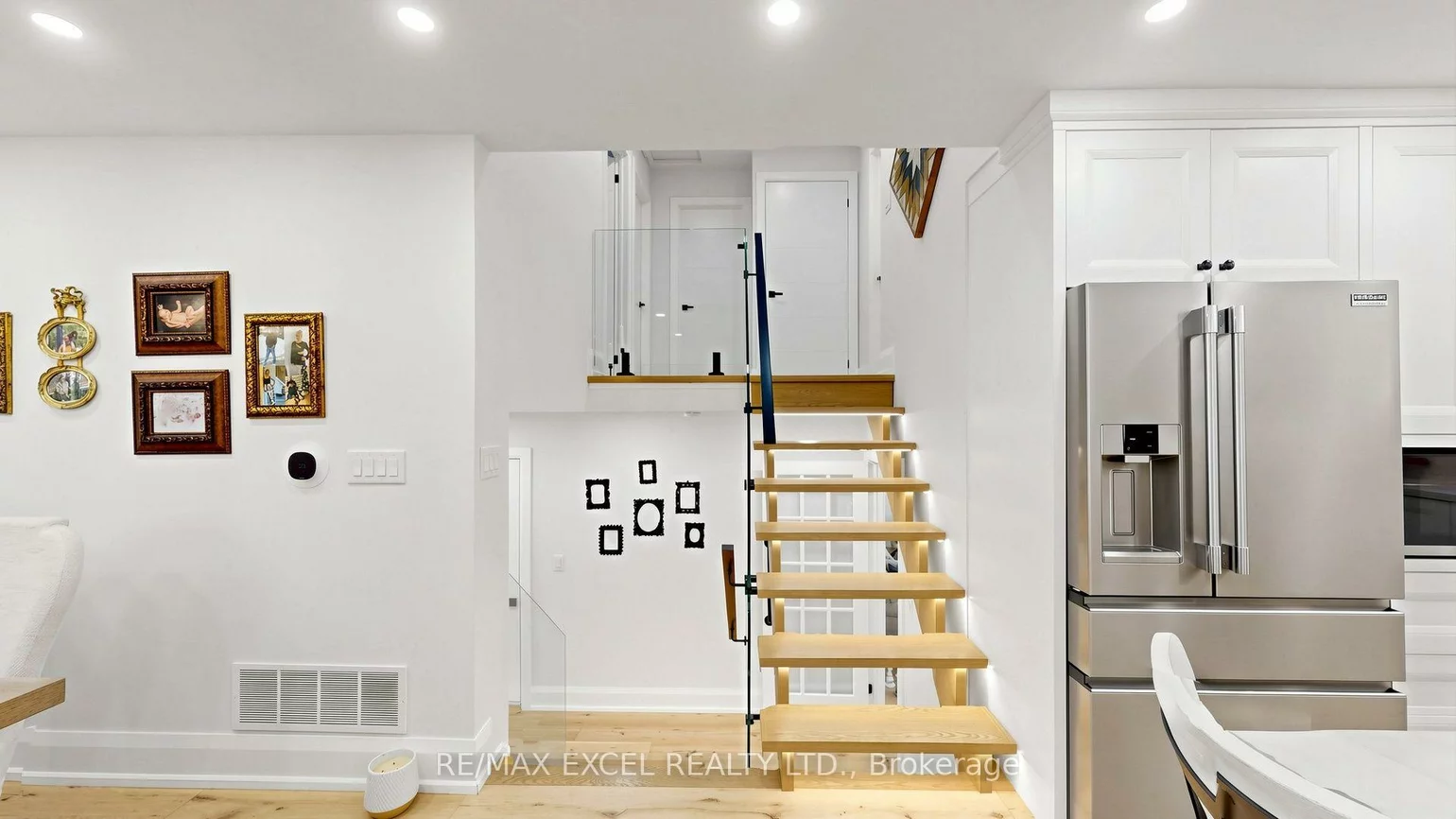 800, Pam, Huron Heights-Leslie Valley, Newmarket