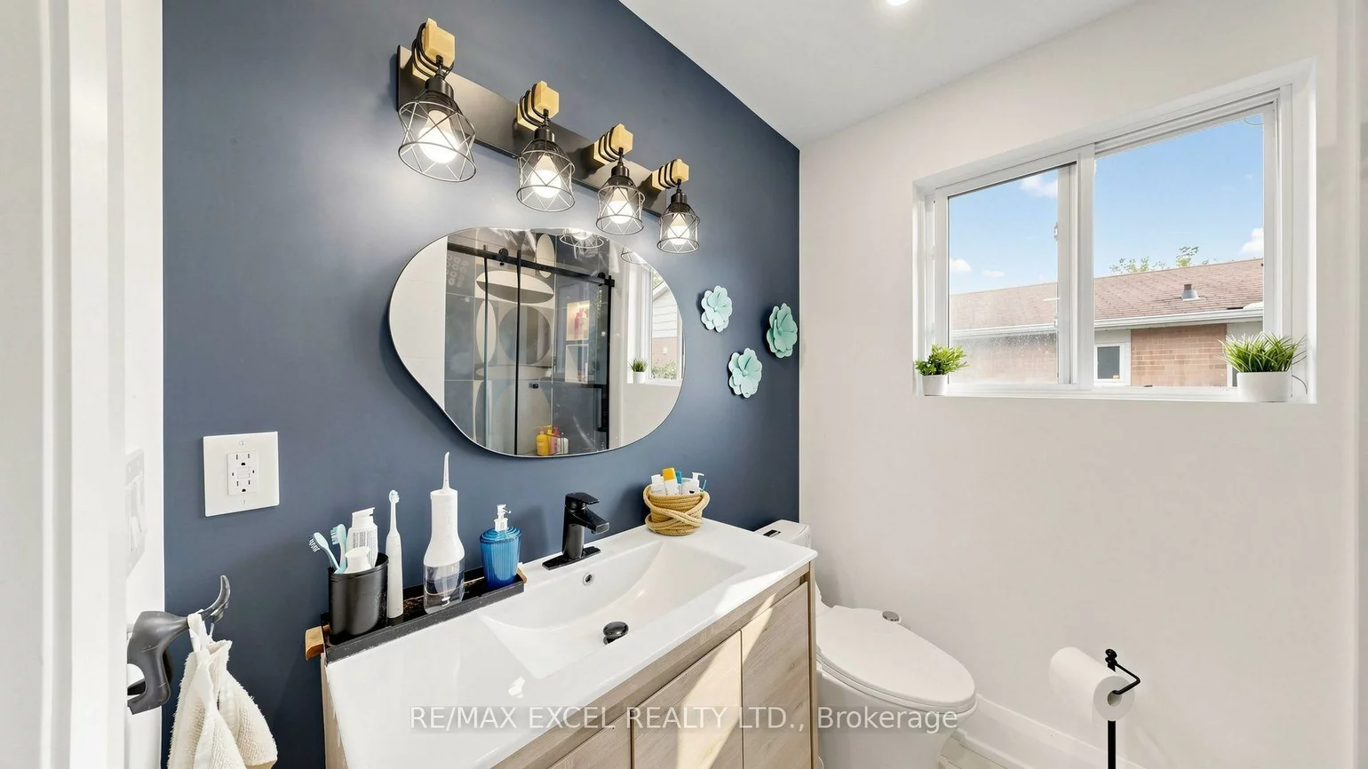800, Pam, Huron Heights-Leslie Valley, Newmarket