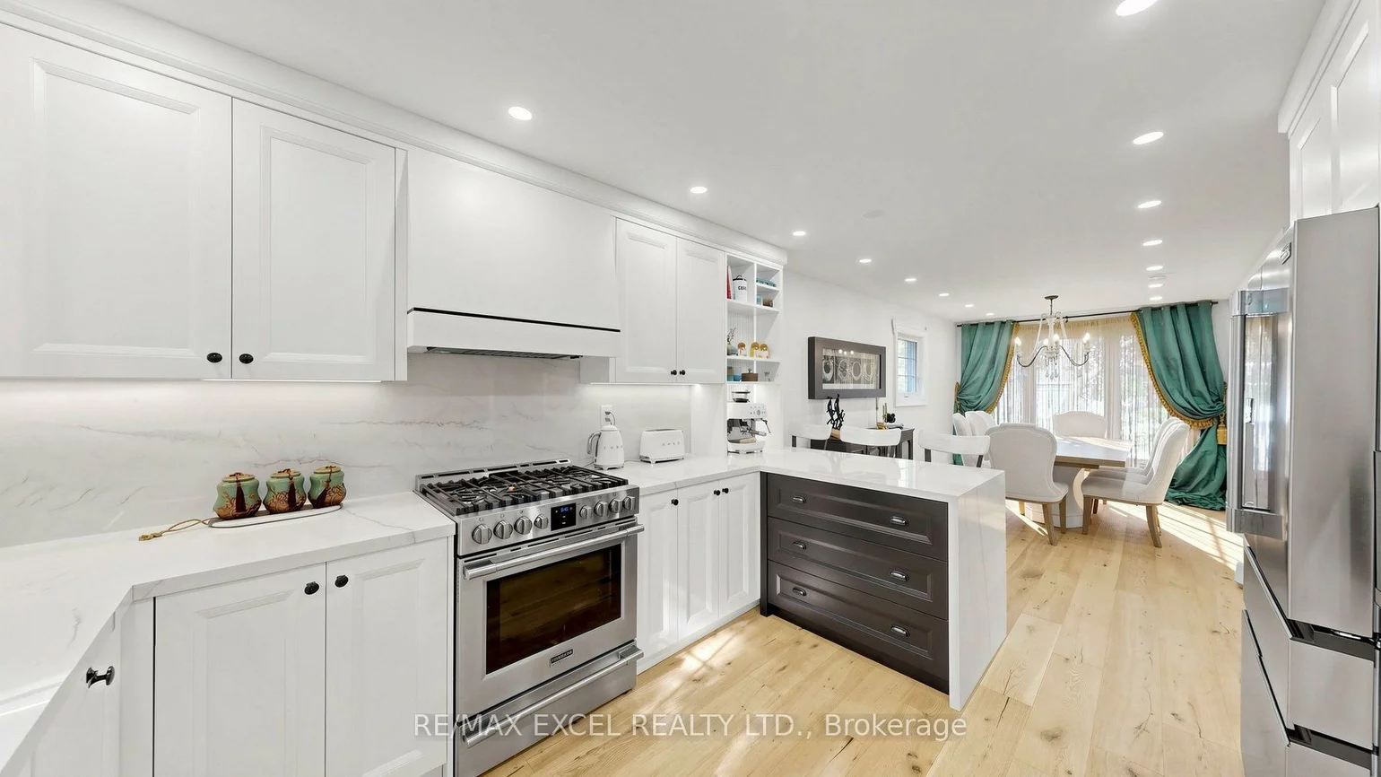800, Pam, Huron Heights-Leslie Valley, Newmarket