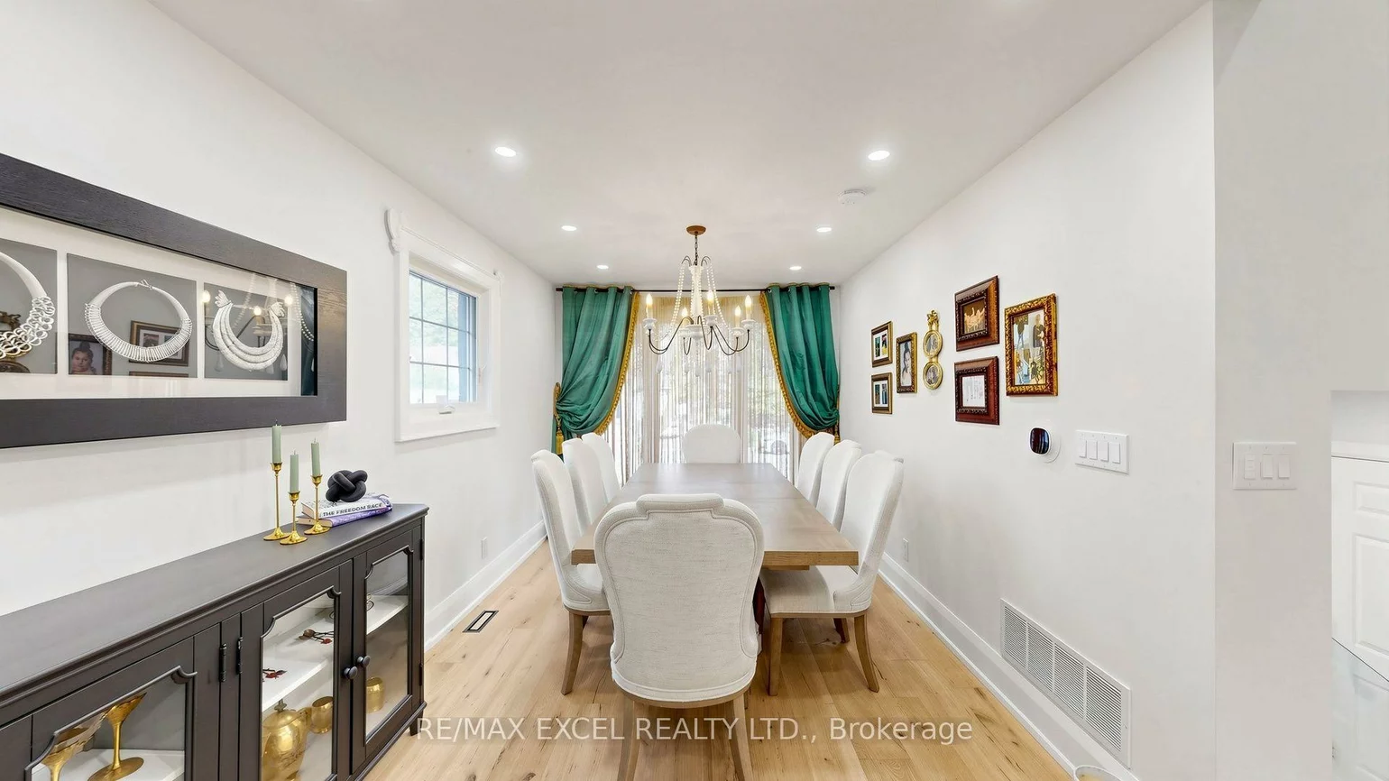 800, Pam, Huron Heights-Leslie Valley, Newmarket