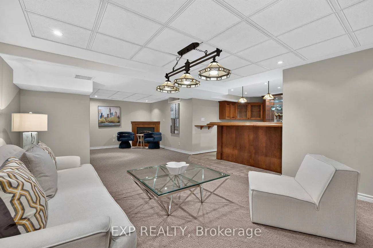 735, Foxcroft, Stonehaven-Wyndham, Newmarket