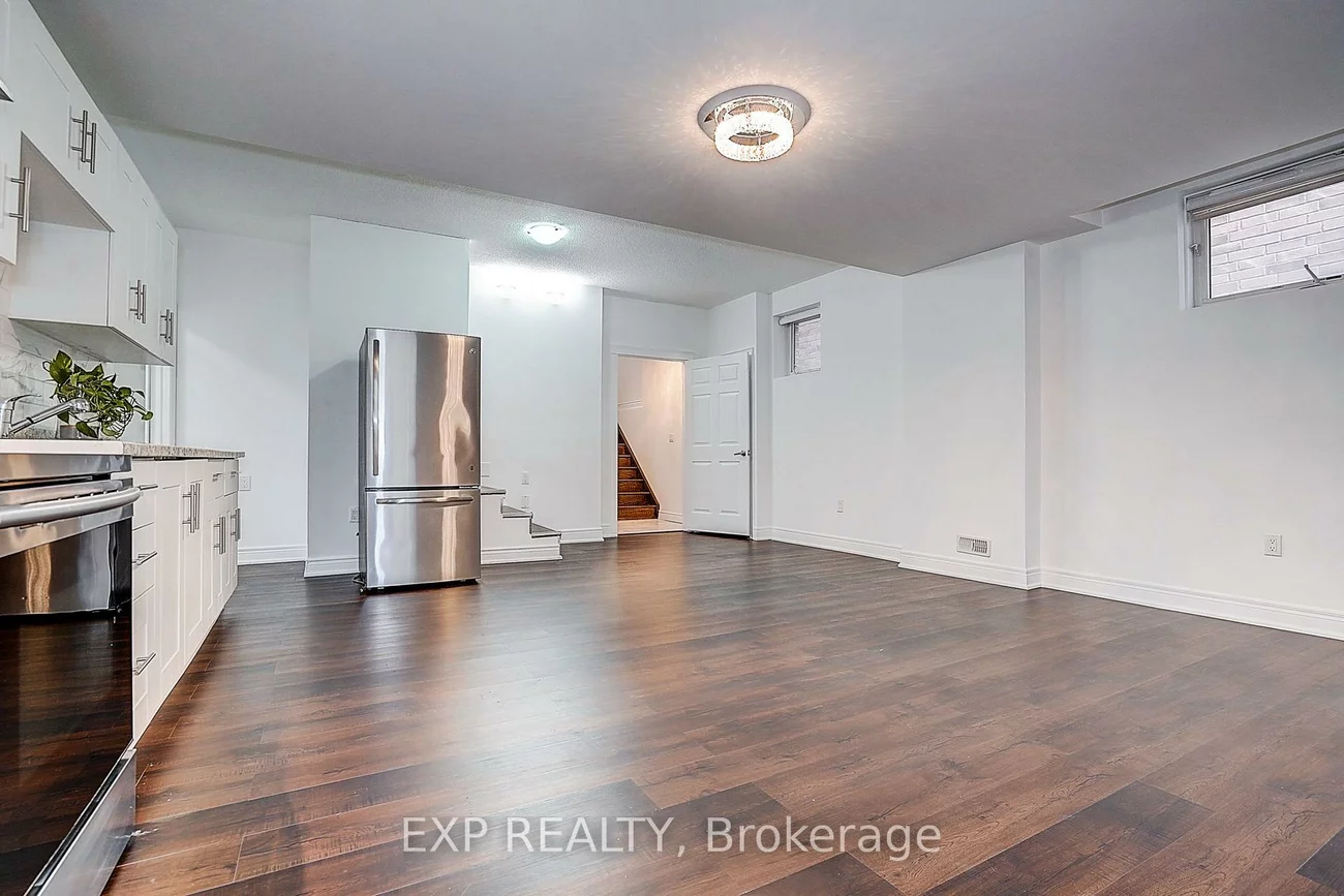 574, Sweetwater, Glenway Estates, Newmarket