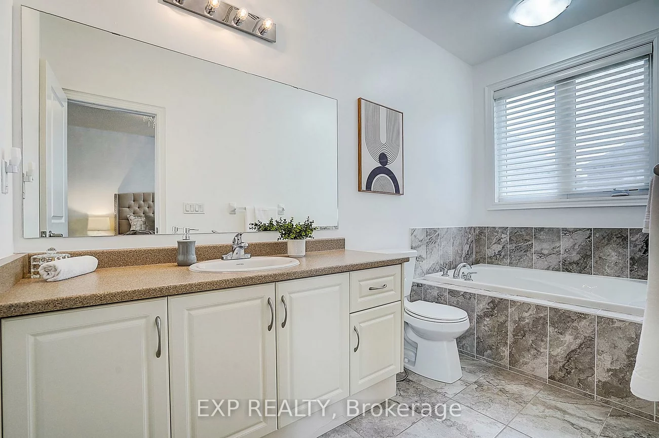 574, Sweetwater, Glenway Estates, Newmarket
