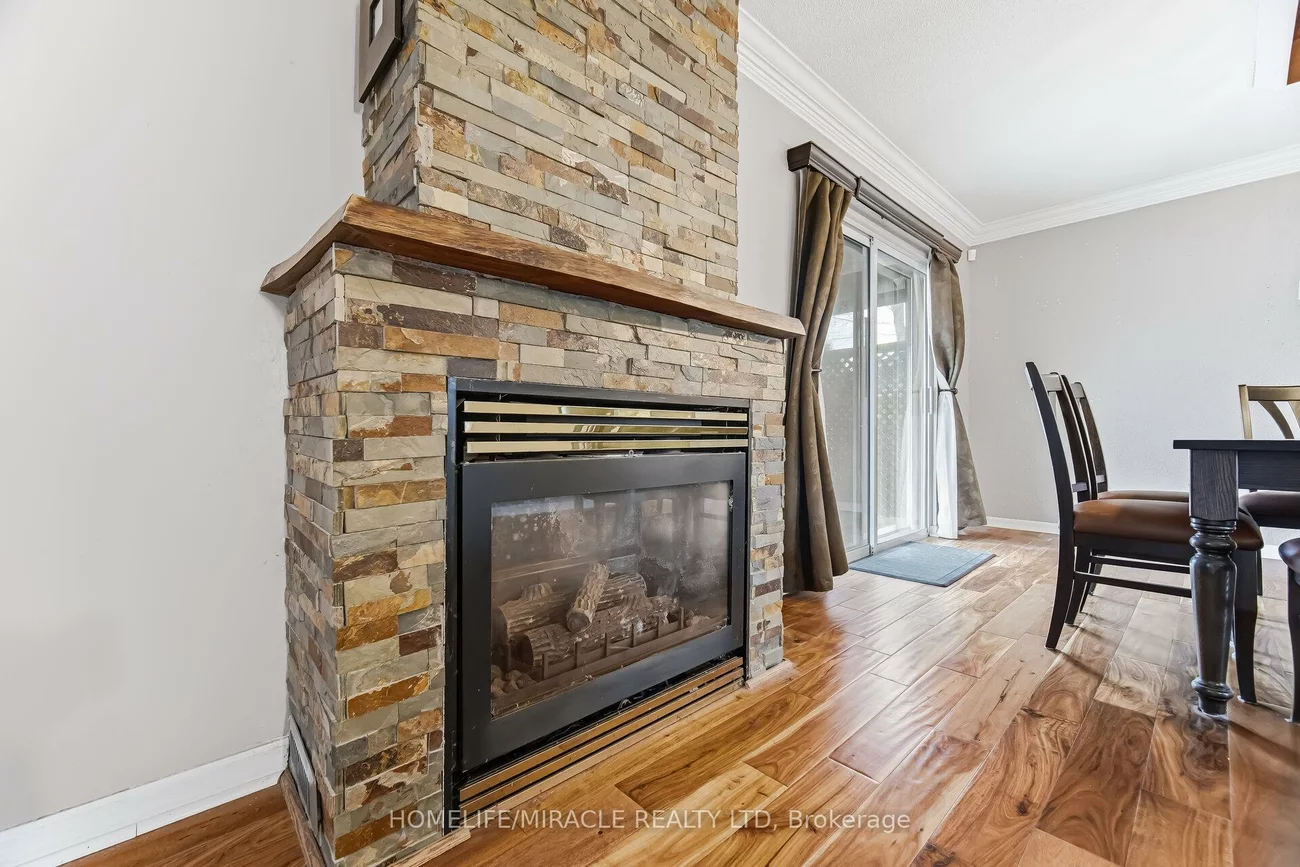 413, Terry, Central Newmarket, Newmarket