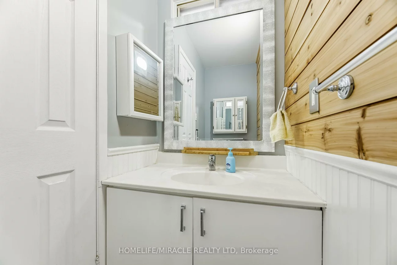 413, Terry, Central Newmarket, Newmarket