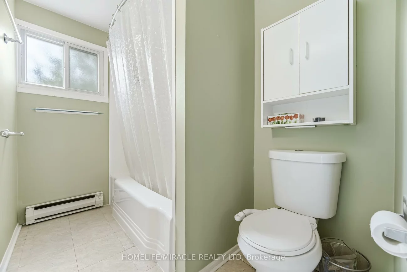 413, Terry, Central Newmarket, Newmarket