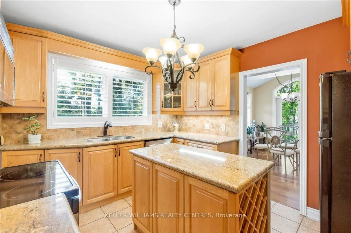 228, Kathryn, Central Newmarket, Newmarket