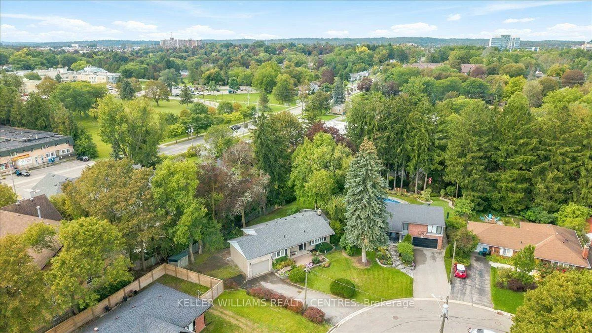 228, Kathryn, Central Newmarket, Newmarket
