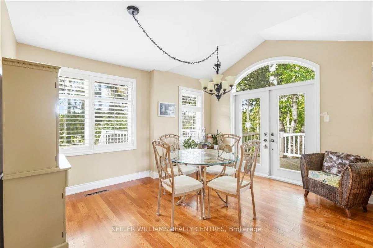 228, Kathryn, Central Newmarket, Newmarket