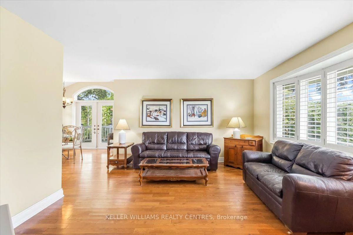 228, Kathryn, Central Newmarket, Newmarket