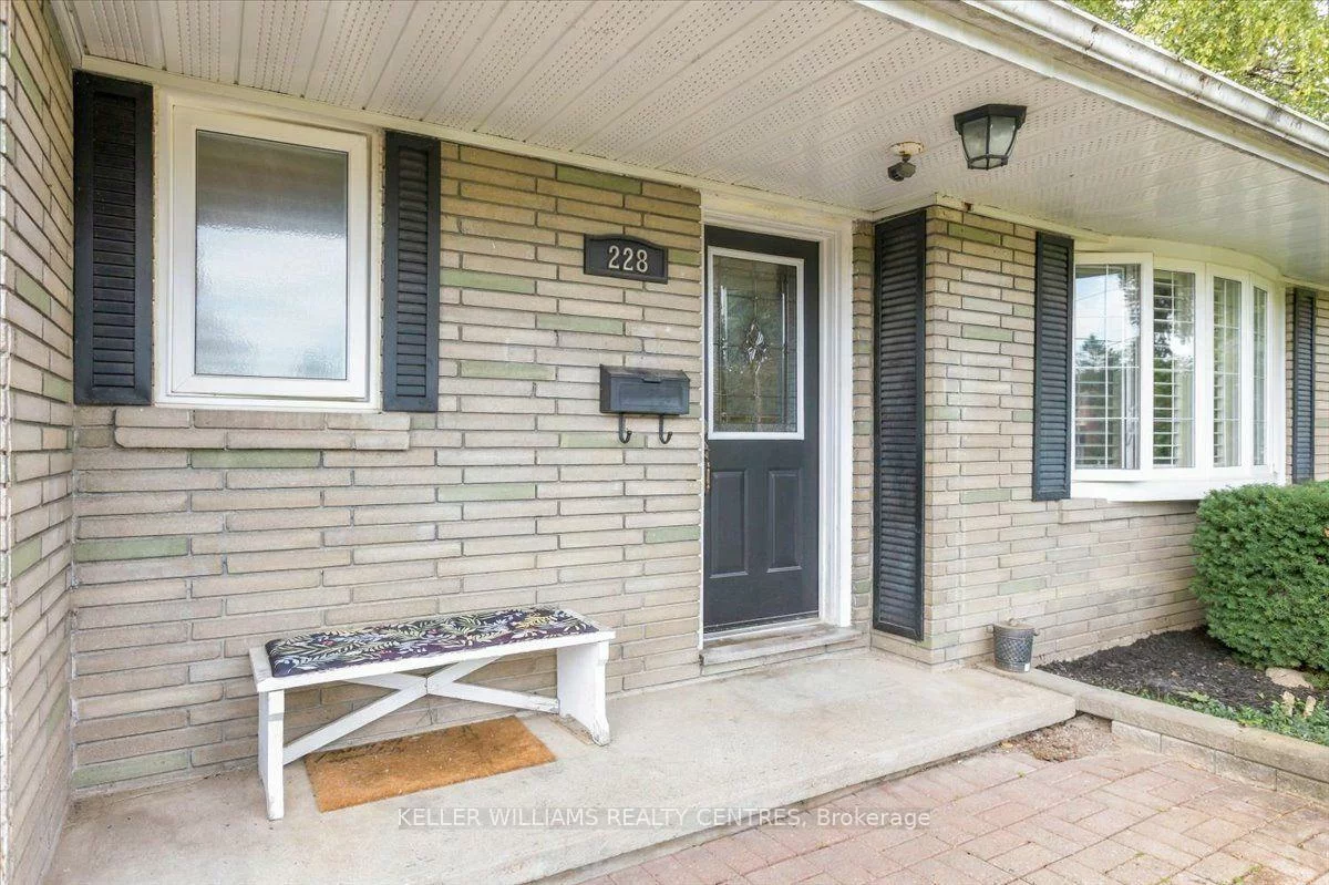 228, Kathryn, Central Newmarket, Newmarket