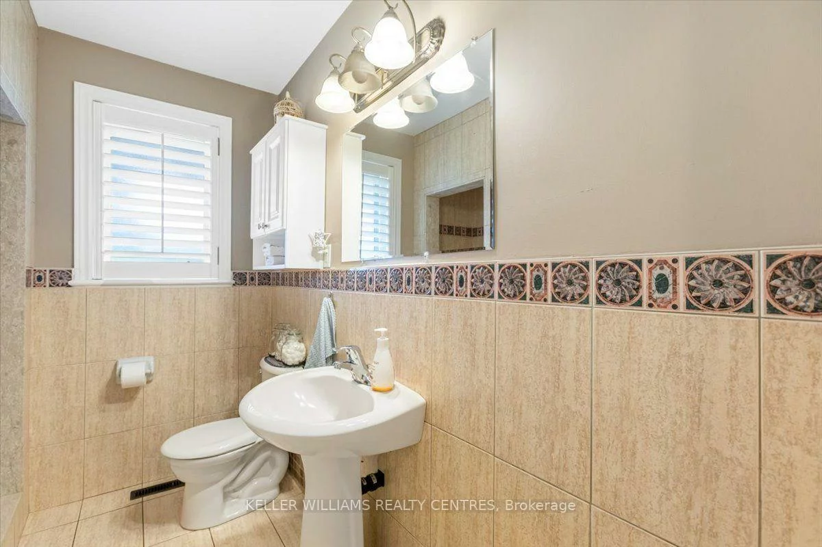 228, Kathryn, Central Newmarket, Newmarket