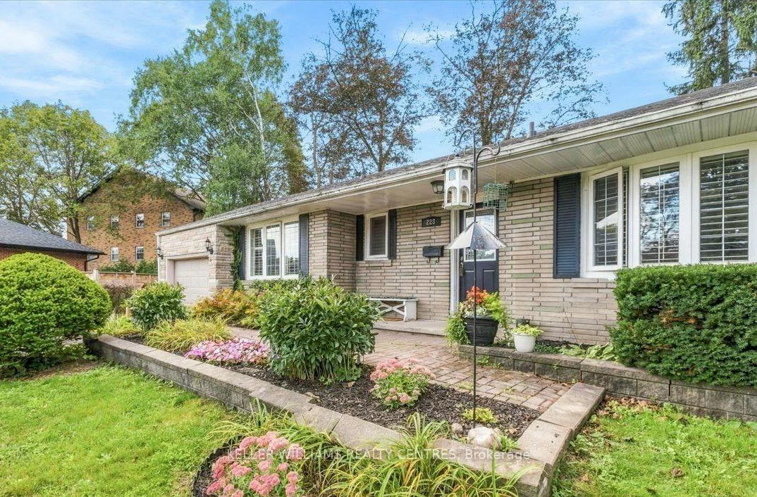 228, Kathryn, Central Newmarket, Newmarket
