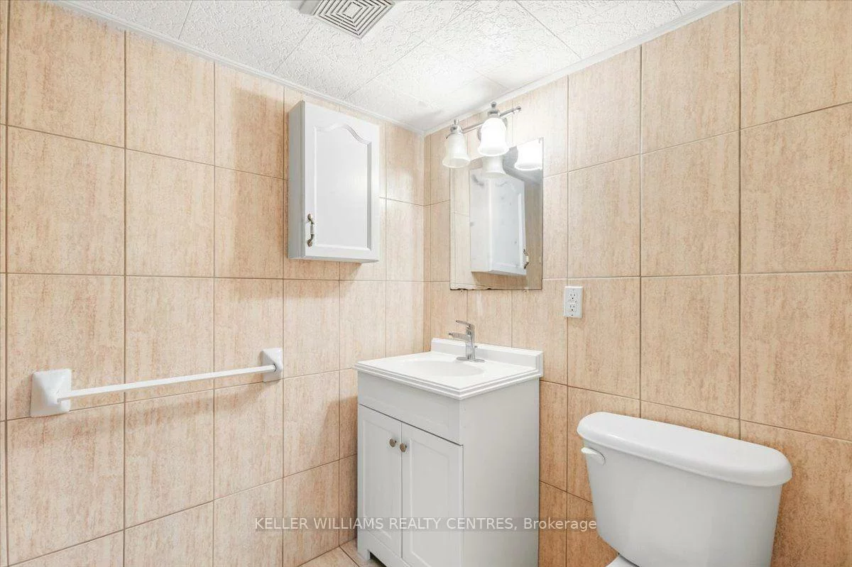 228, Kathryn, Central Newmarket, Newmarket