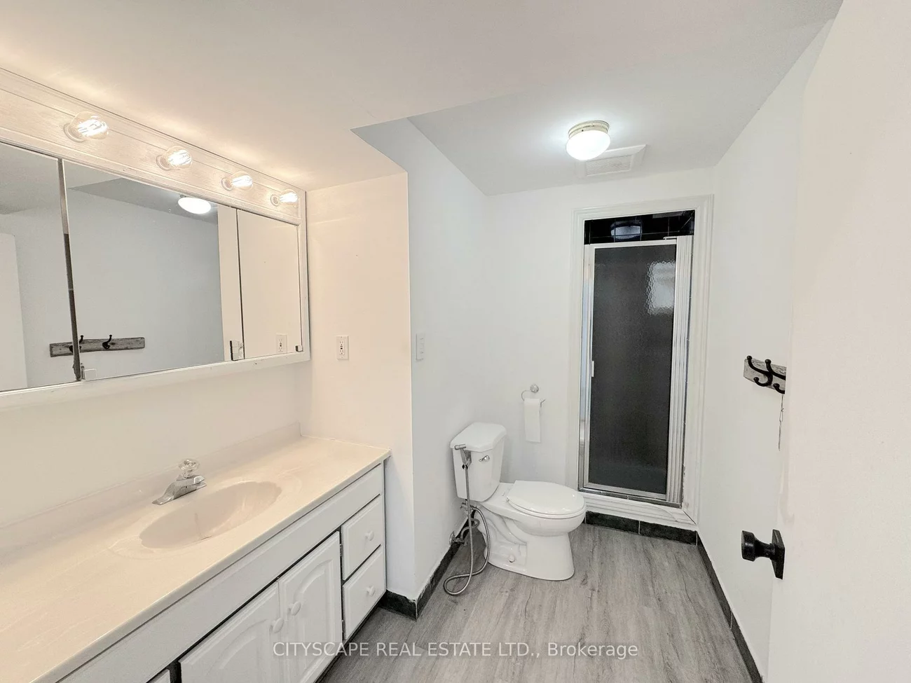 60, Hillview, Bristol-London, Newmarket