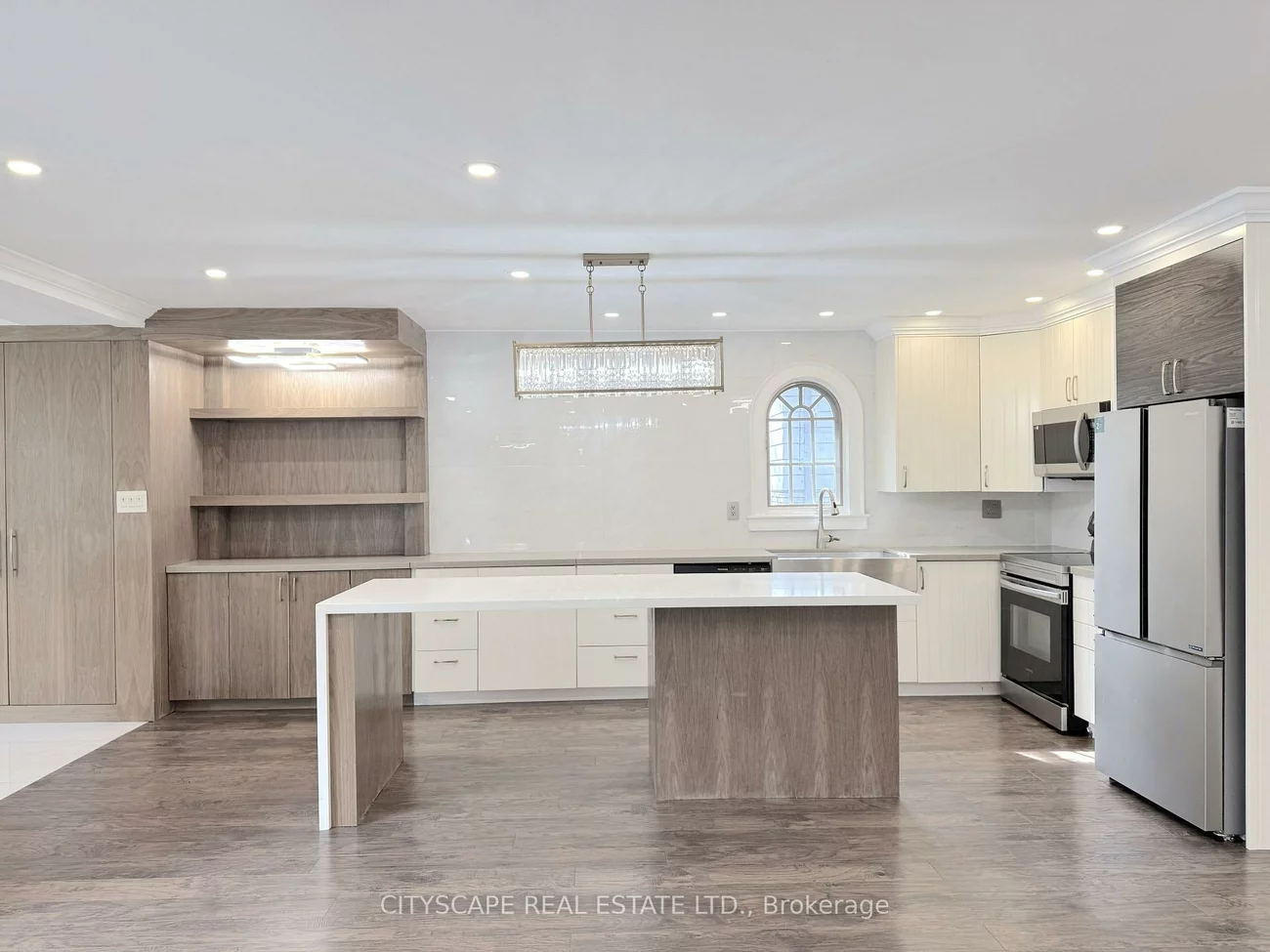 60, Hillview, Bristol-London, Newmarket