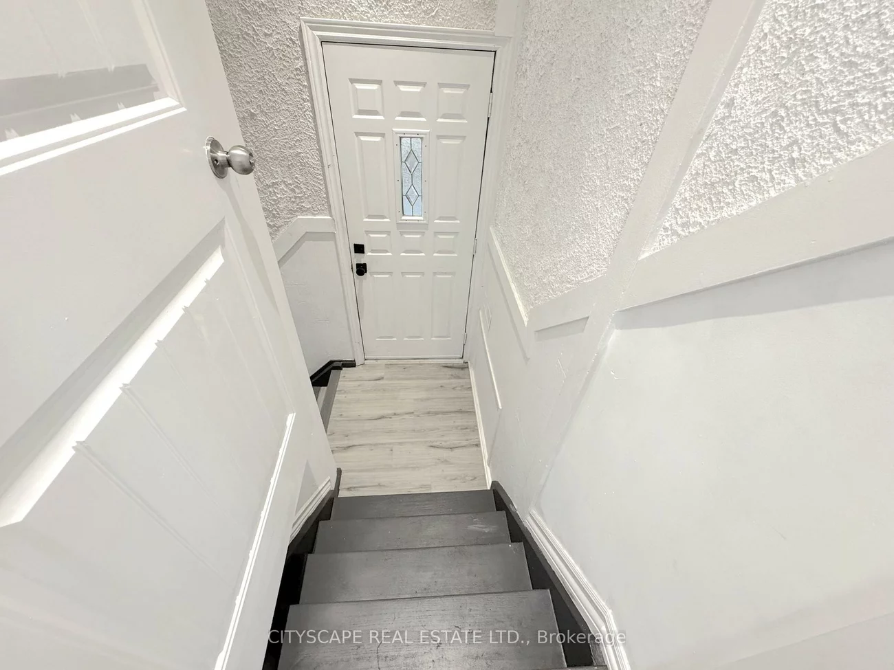 60, Hillview, Bristol-London, Newmarket