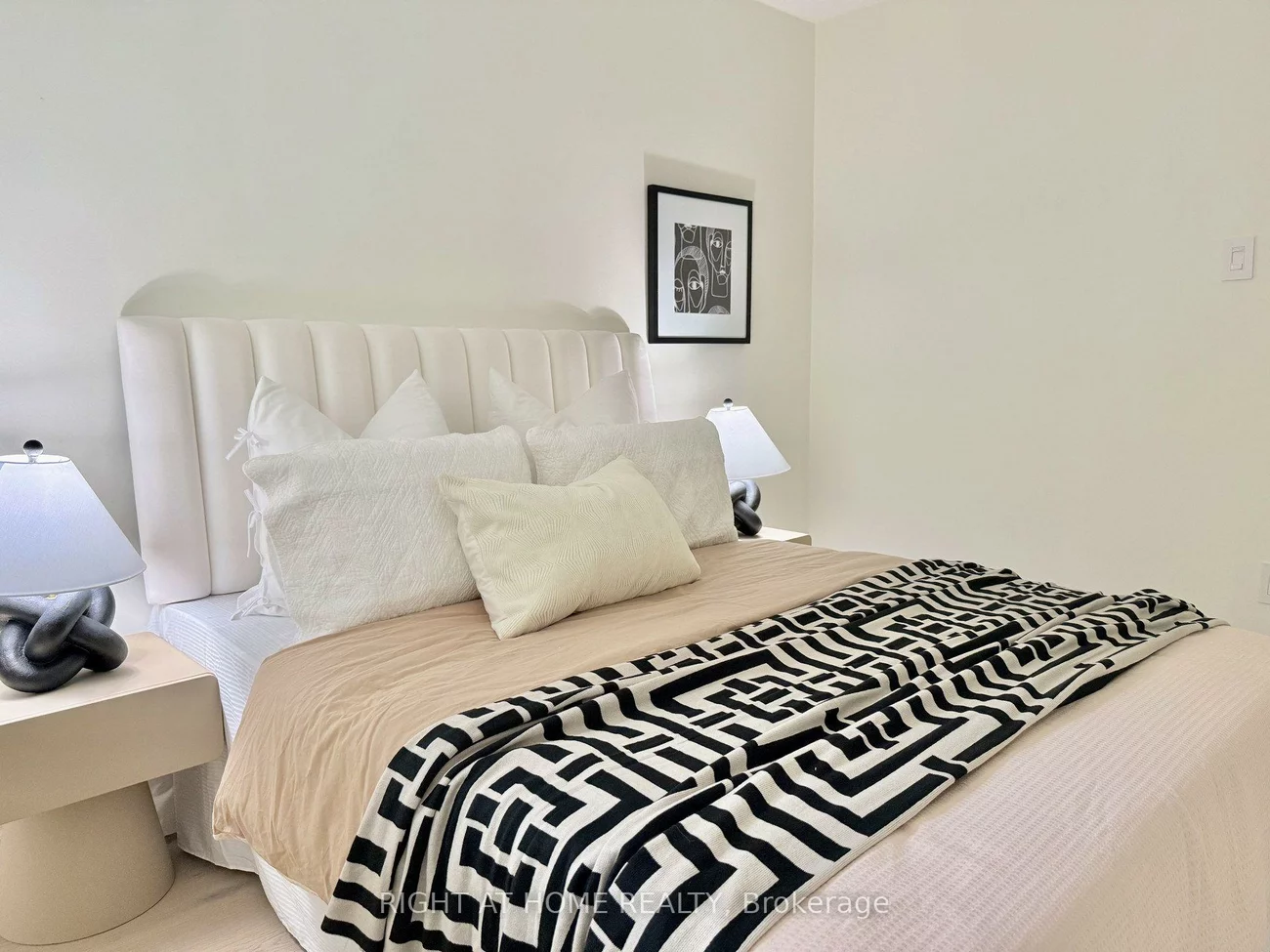 315, Roywood, Central Newmarket, Newmarket
