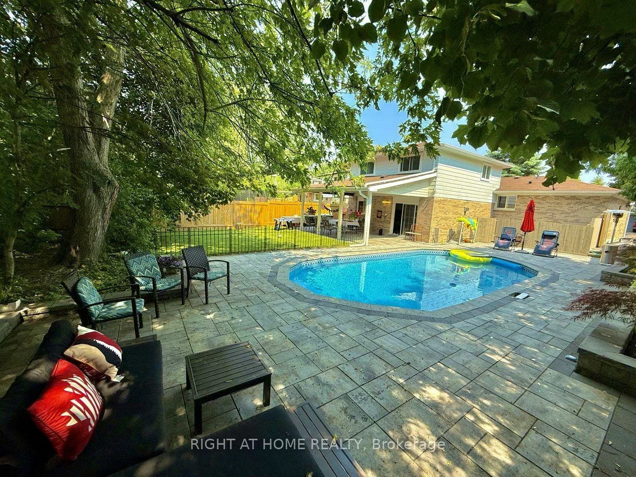 315, Roywood, Central Newmarket, Newmarket