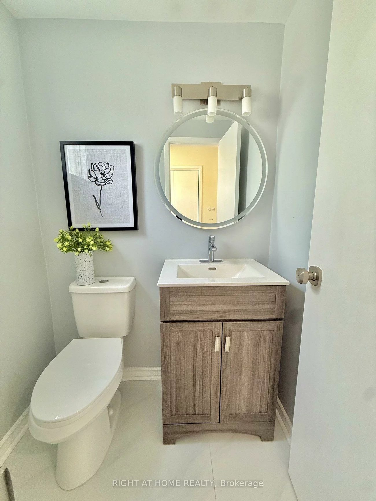 315, Roywood, Central Newmarket, Newmarket