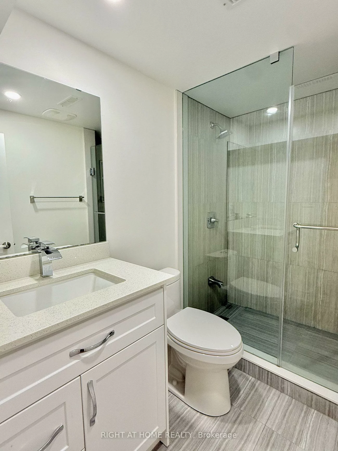 315, Roywood, Central Newmarket, Newmarket