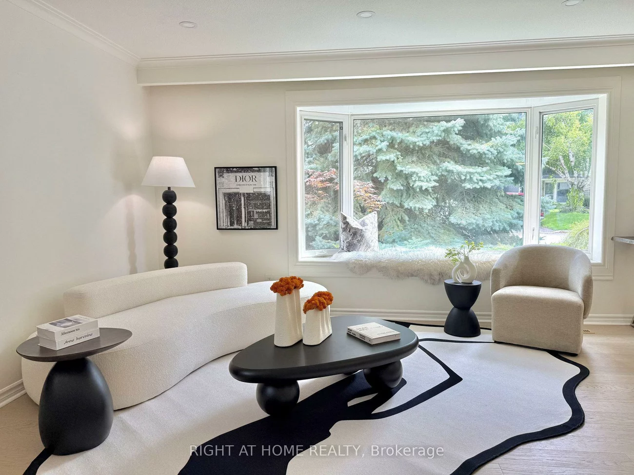 315, Roywood, Central Newmarket, Newmarket