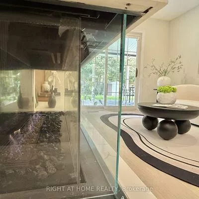 315, Roywood, Central Newmarket, Newmarket