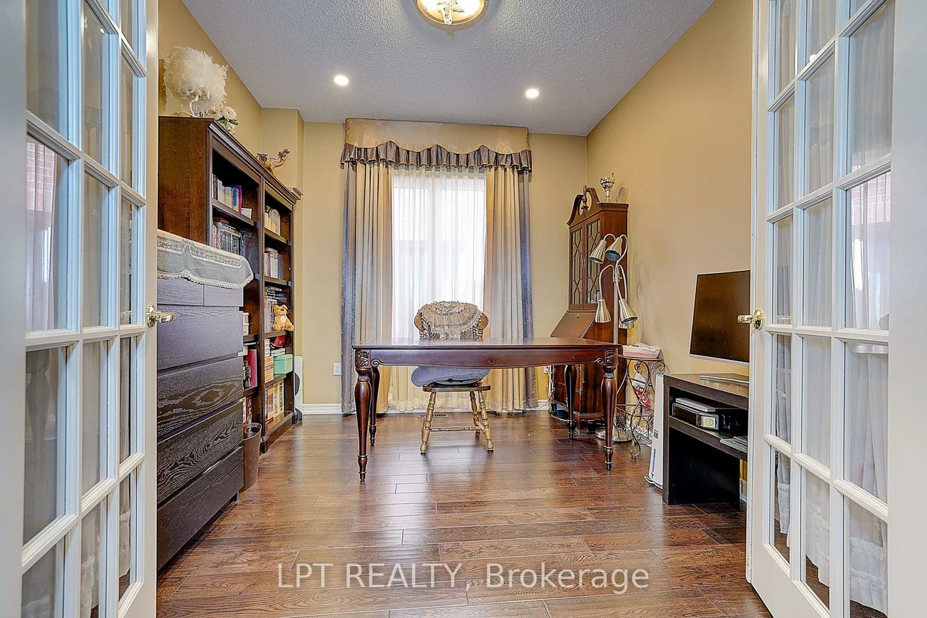 1168, McTavish, Stonehaven-Wyndham, Newmarket