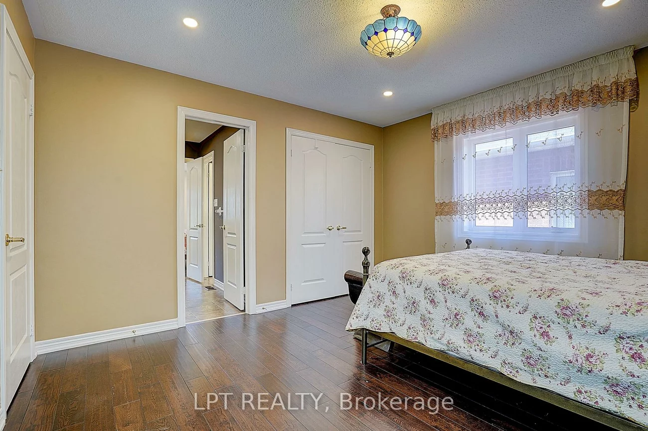 1168, McTavish, Stonehaven-Wyndham, Newmarket