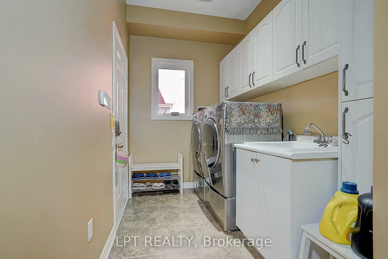 1168, McTavish, Stonehaven-Wyndham, Newmarket