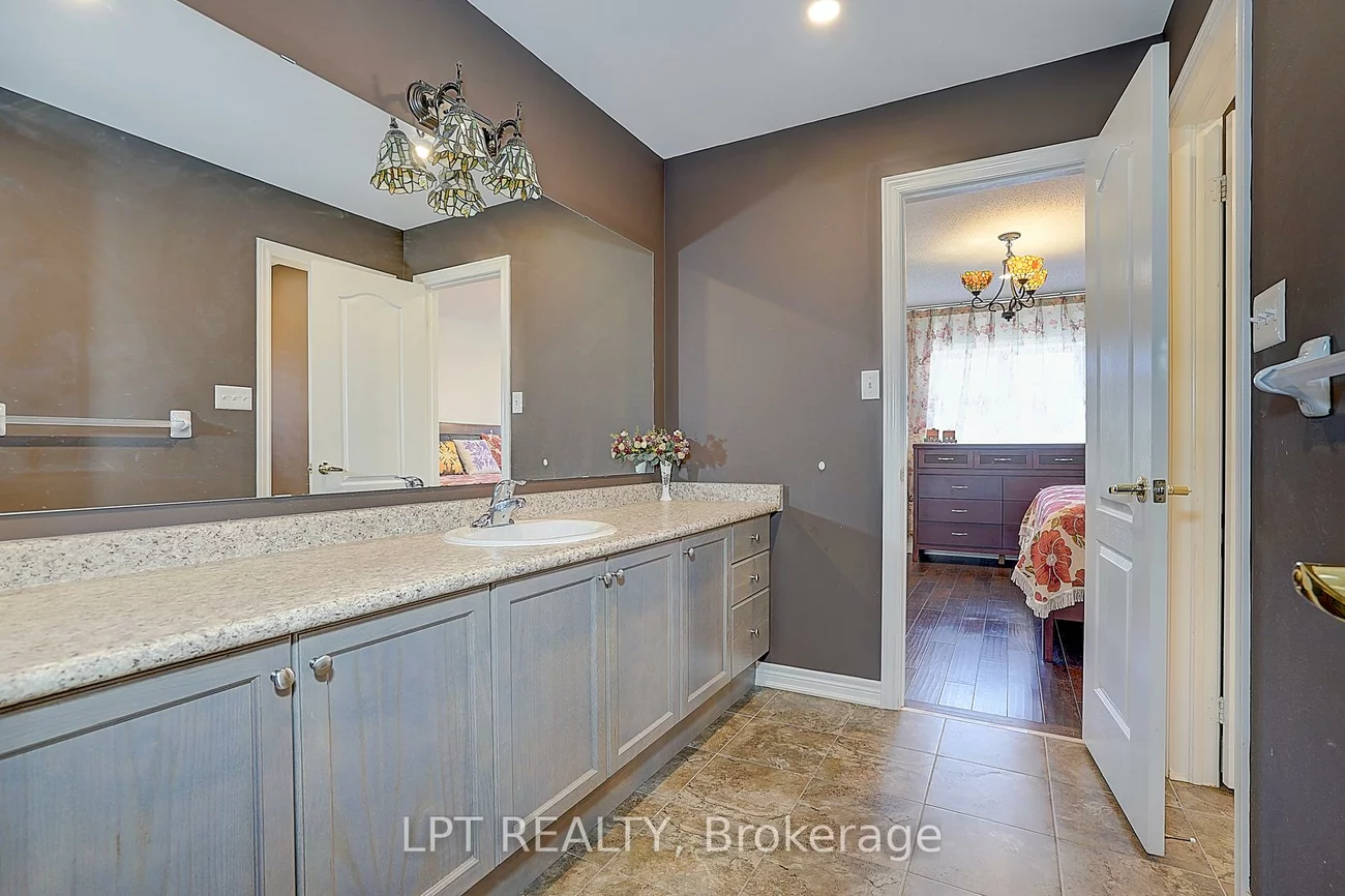 1168, McTavish, Stonehaven-Wyndham, Newmarket