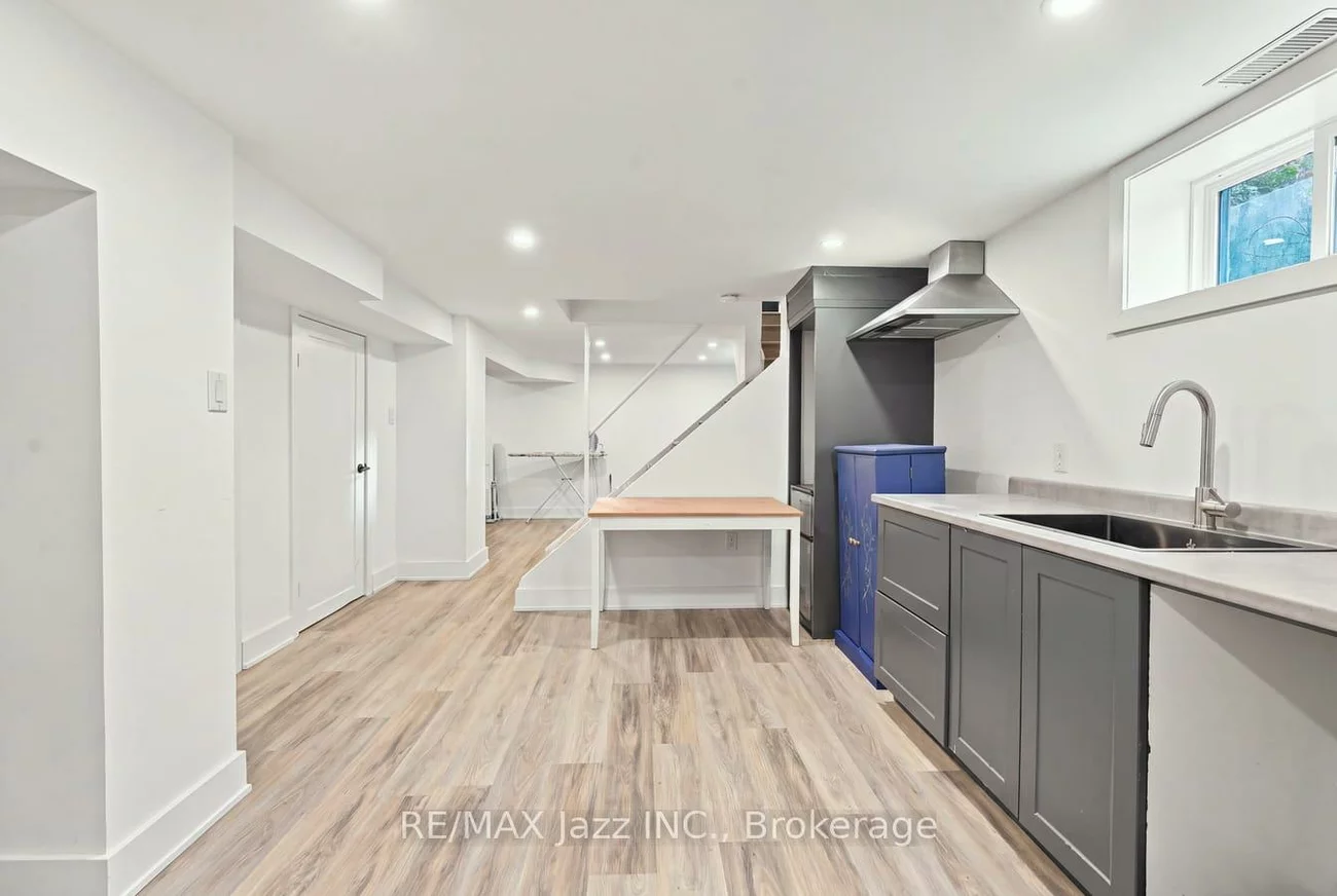 388, Eagle, Central Newmarket, Newmarket