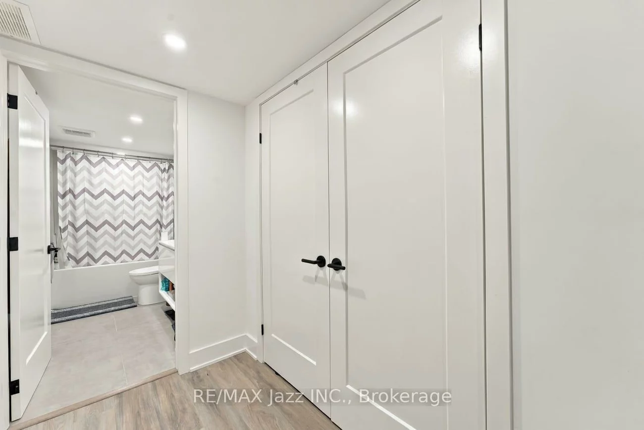 388, Eagle, Central Newmarket, Newmarket