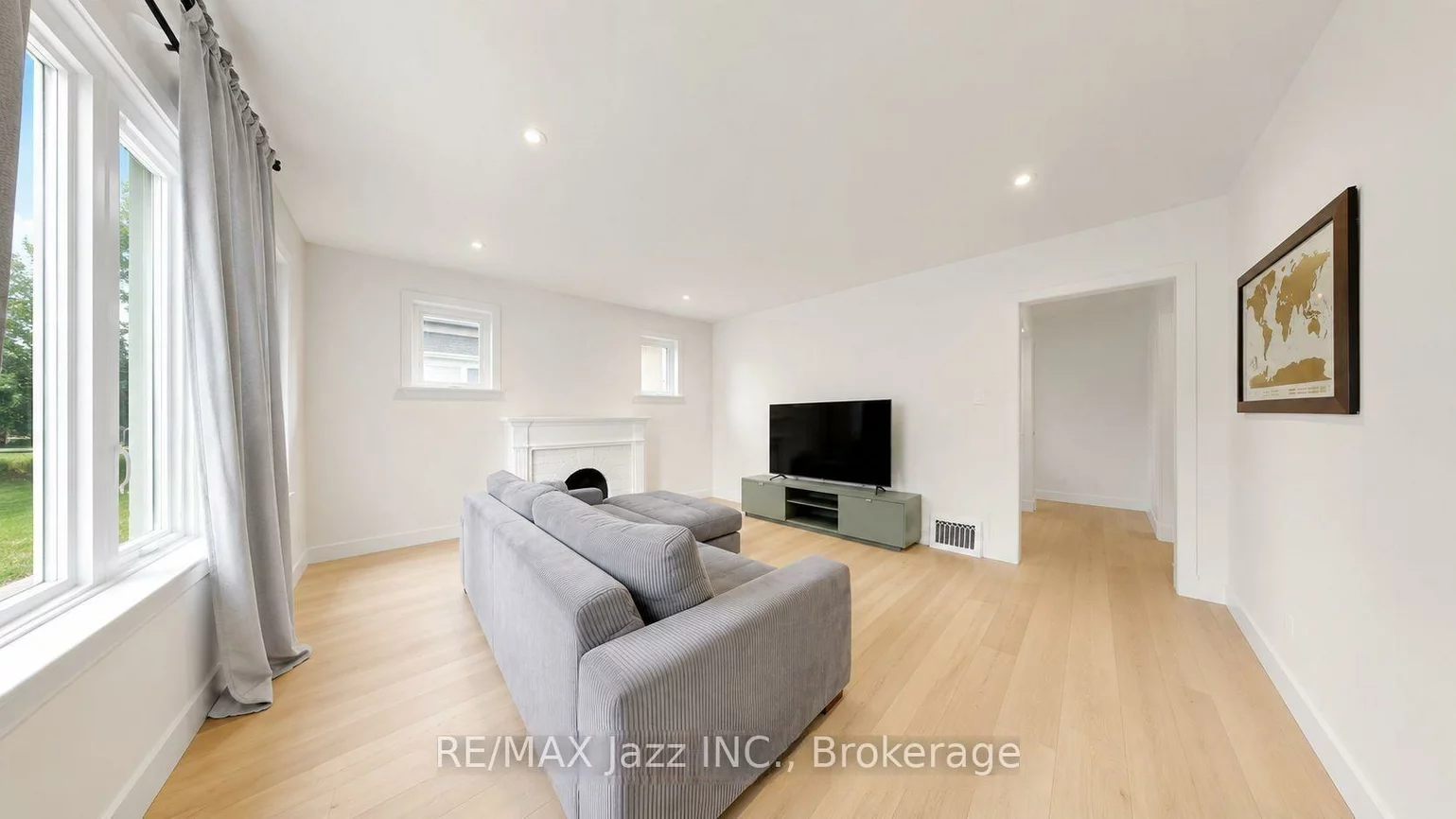 388, Eagle, Central Newmarket, Newmarket