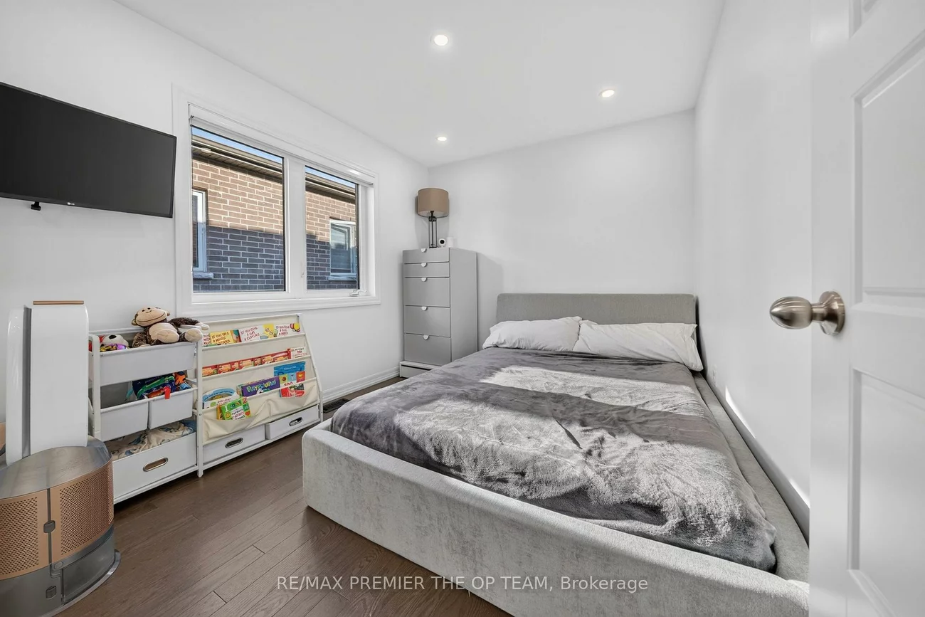 233, Vivant, Woodland Hill, Newmarket