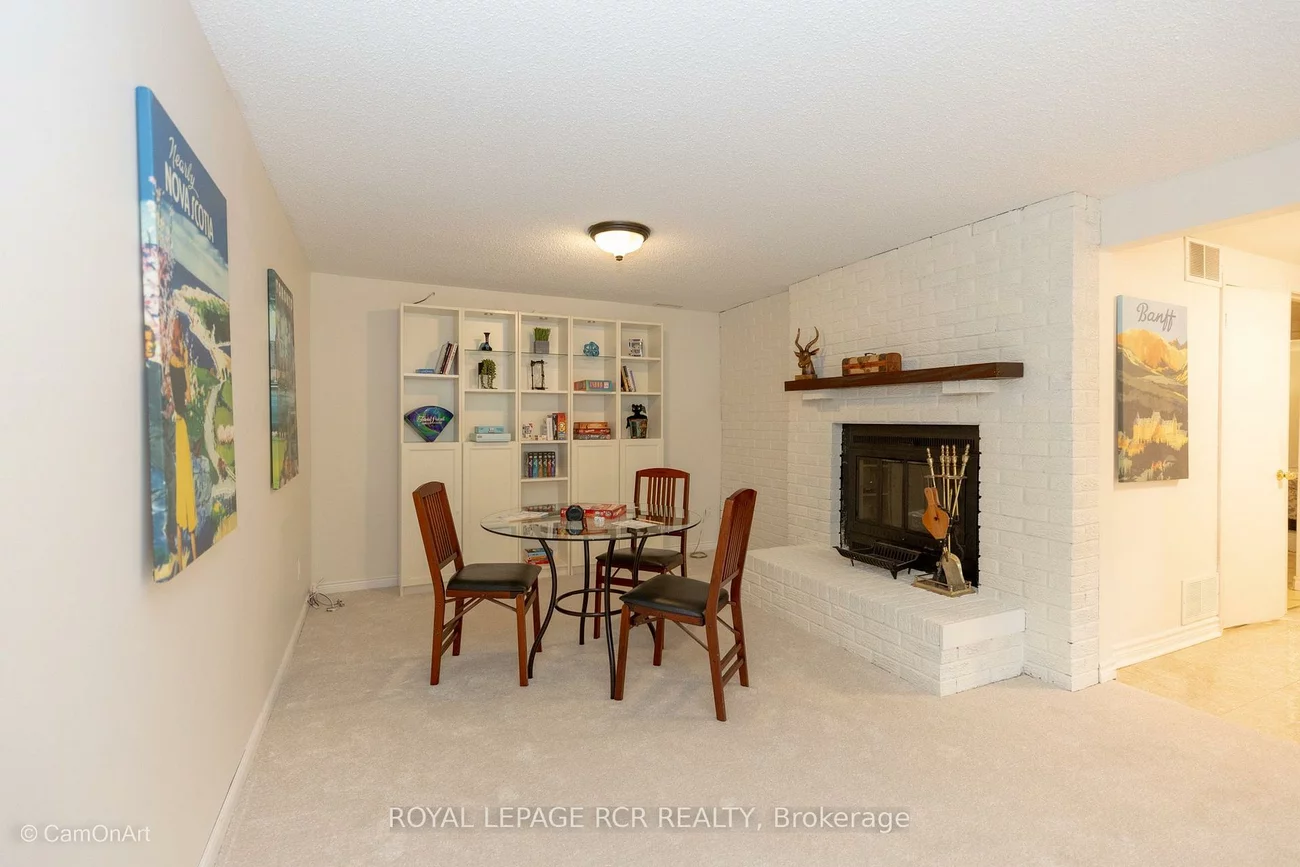 364, Dixon, Central Newmarket, Newmarket