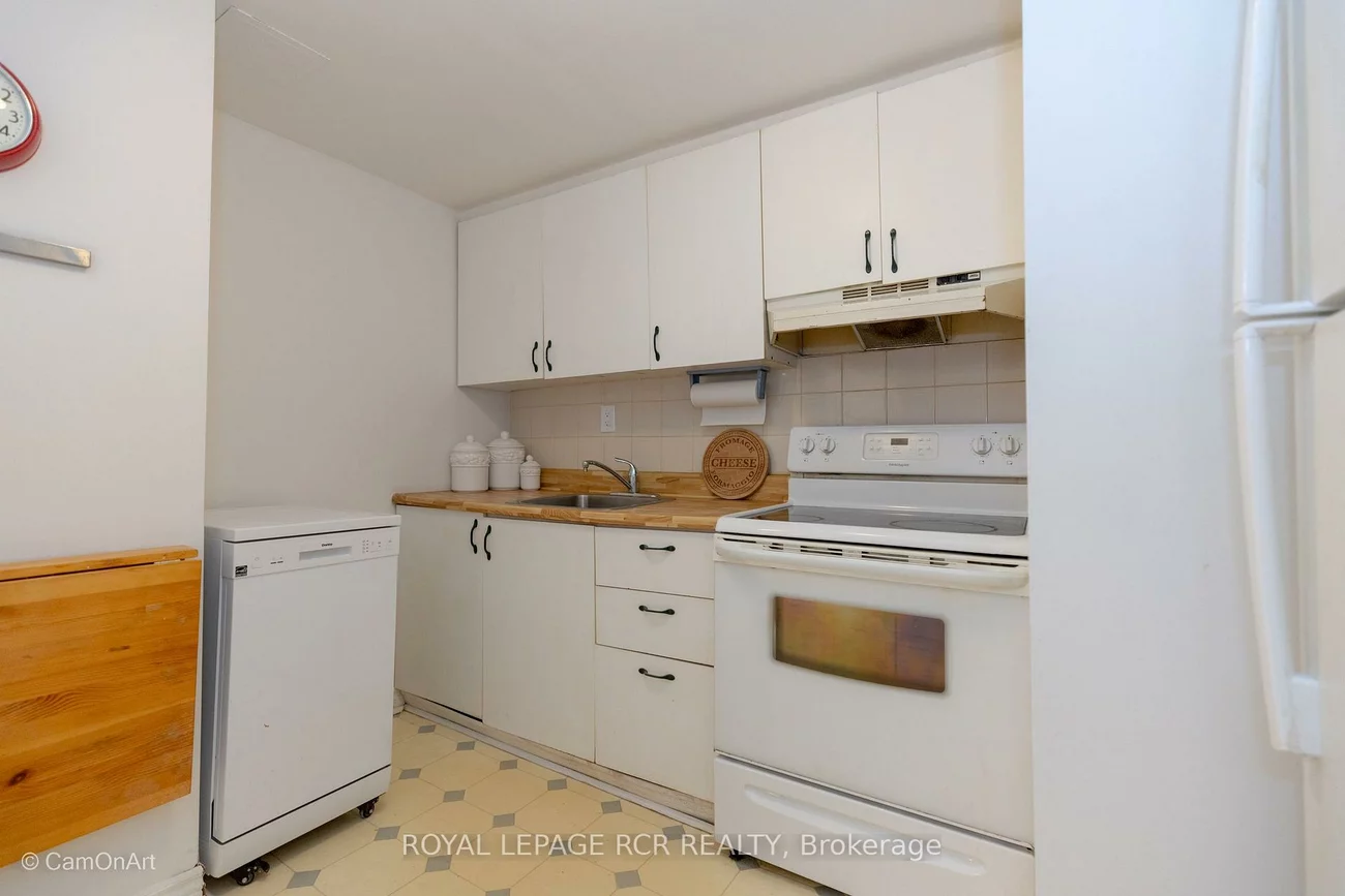 364, Dixon, Central Newmarket, Newmarket