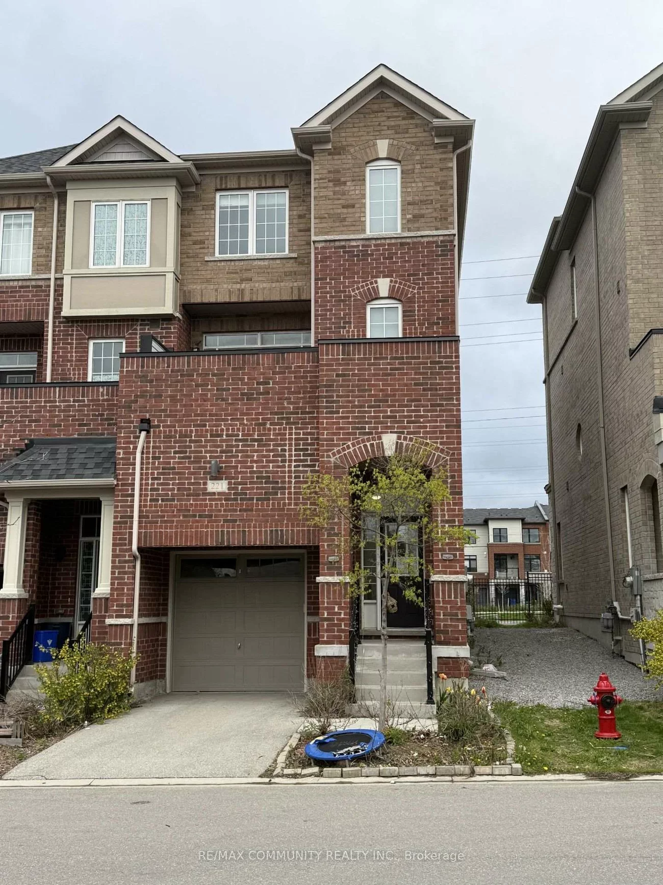 221, Harding Park, Glenway Estates, Newmarket