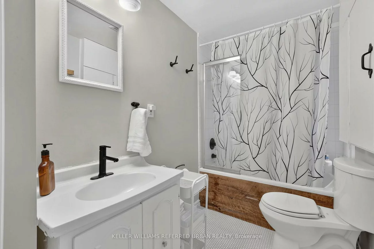 341, Cotter, Central Newmarket, Newmarket