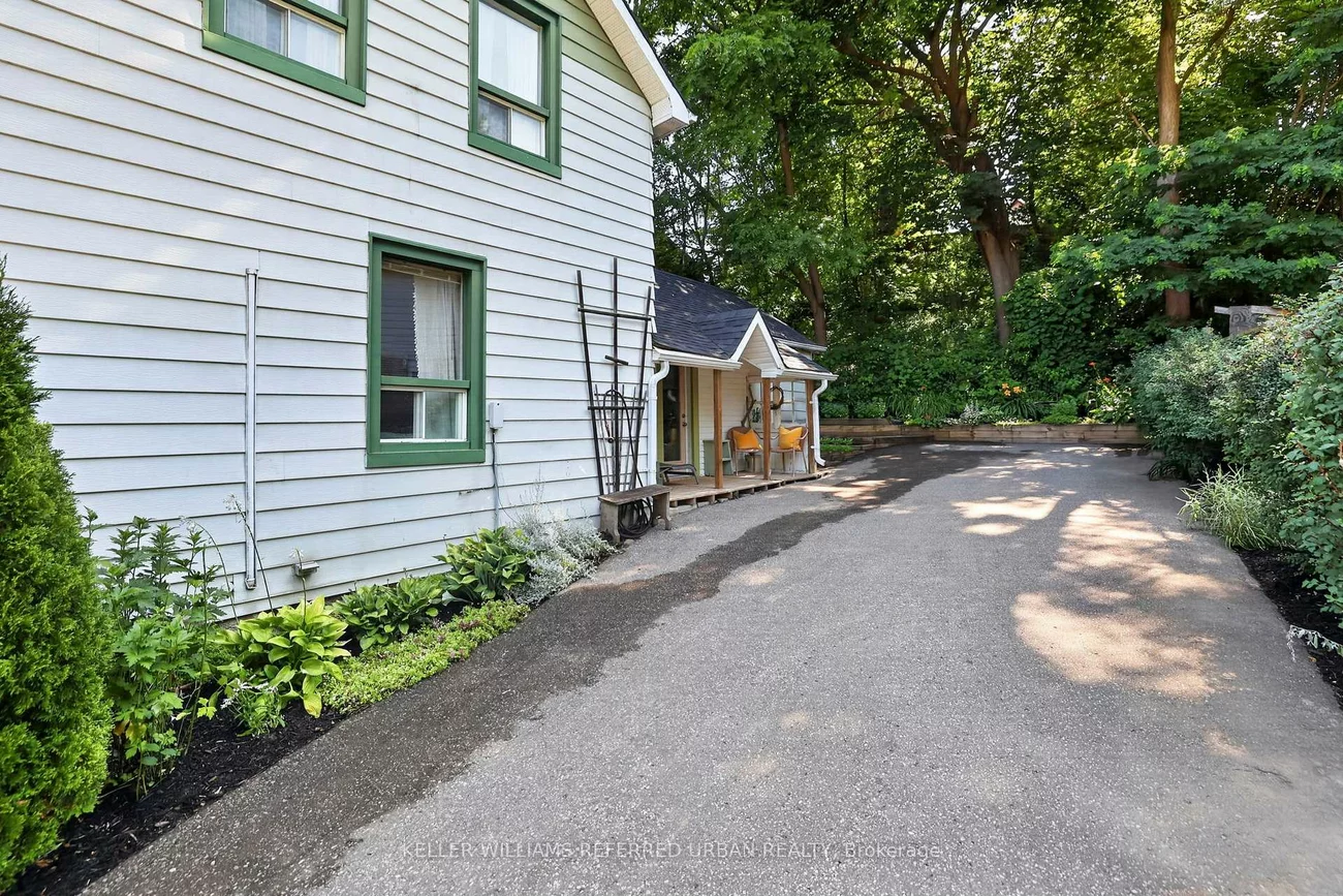 341, Cotter, Central Newmarket, Newmarket