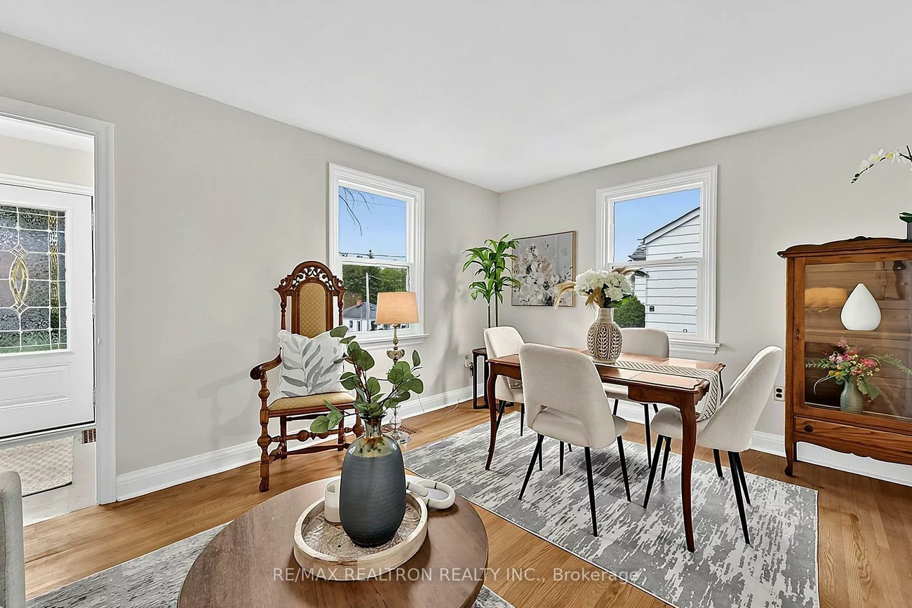 250, Helmer, Central Newmarket, Newmarket