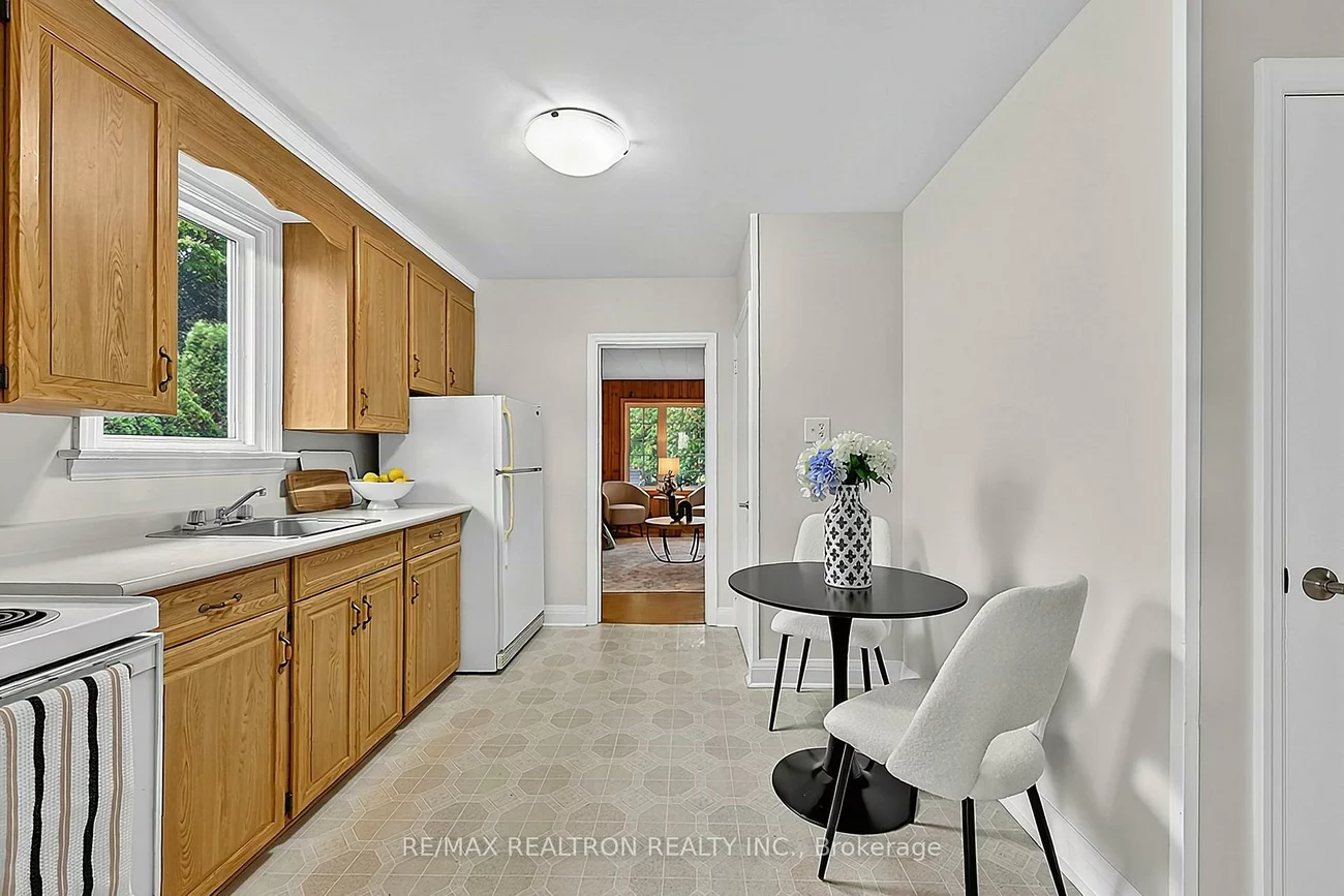 250, Helmer, Central Newmarket, Newmarket