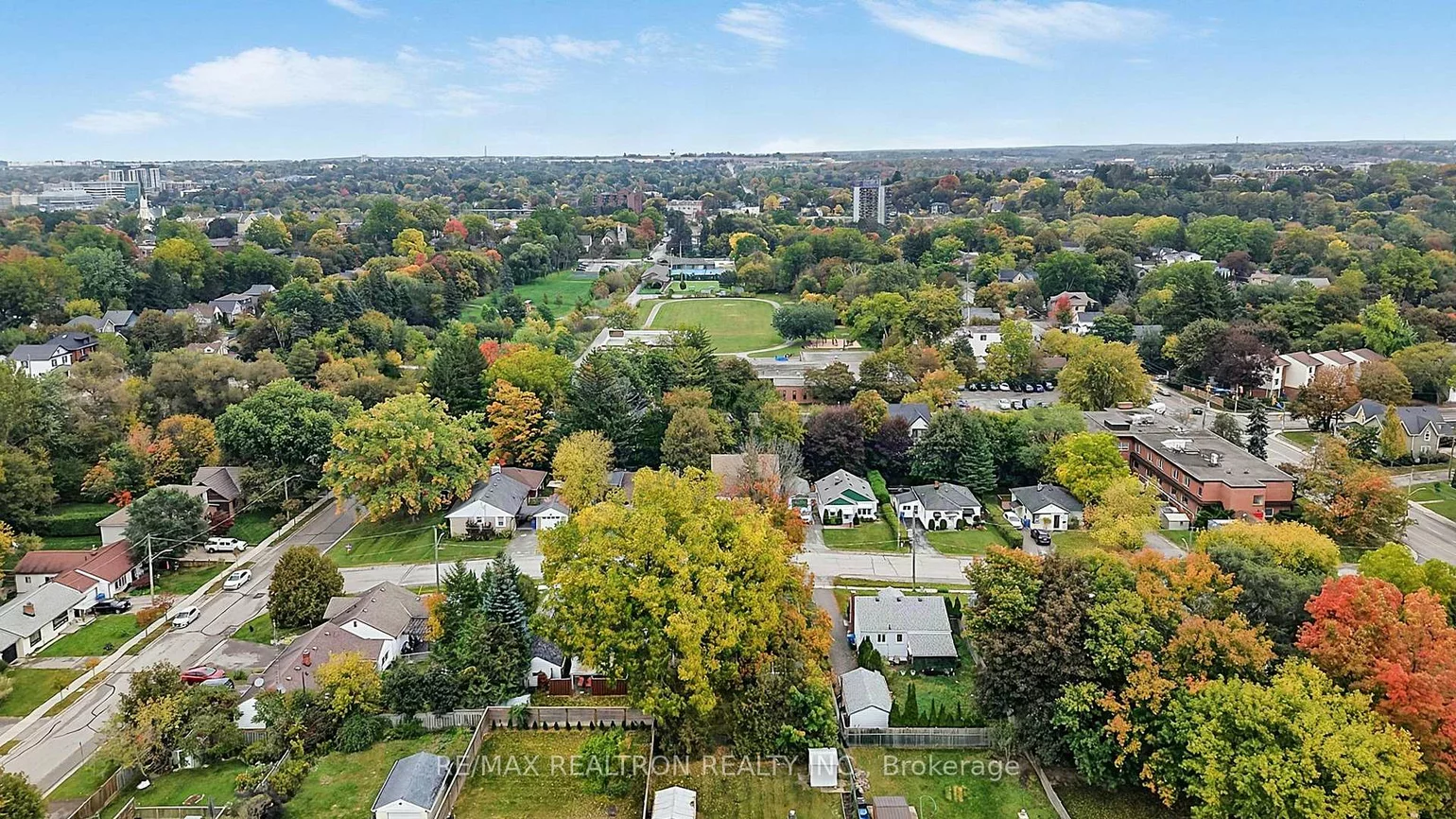 250, Helmer, Central Newmarket, Newmarket