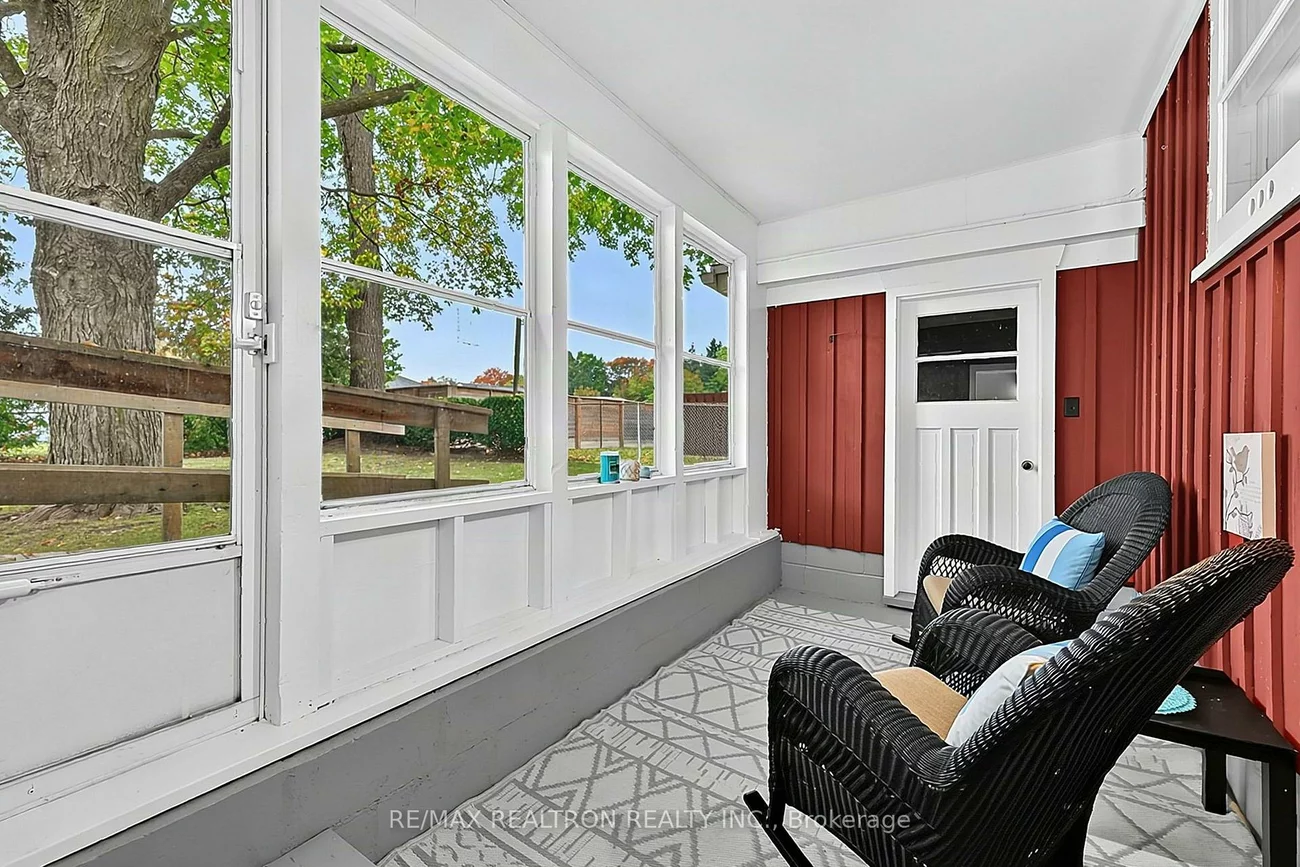 250, Helmer, Central Newmarket, Newmarket