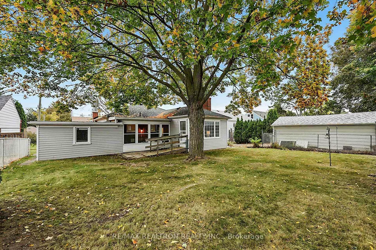 250, Helmer, Central Newmarket, Newmarket