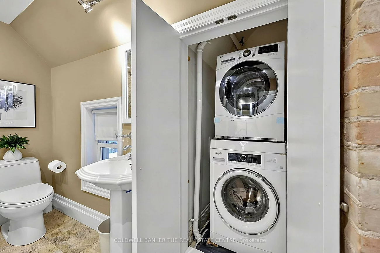 296, Eagle, Central Newmarket, Newmarket