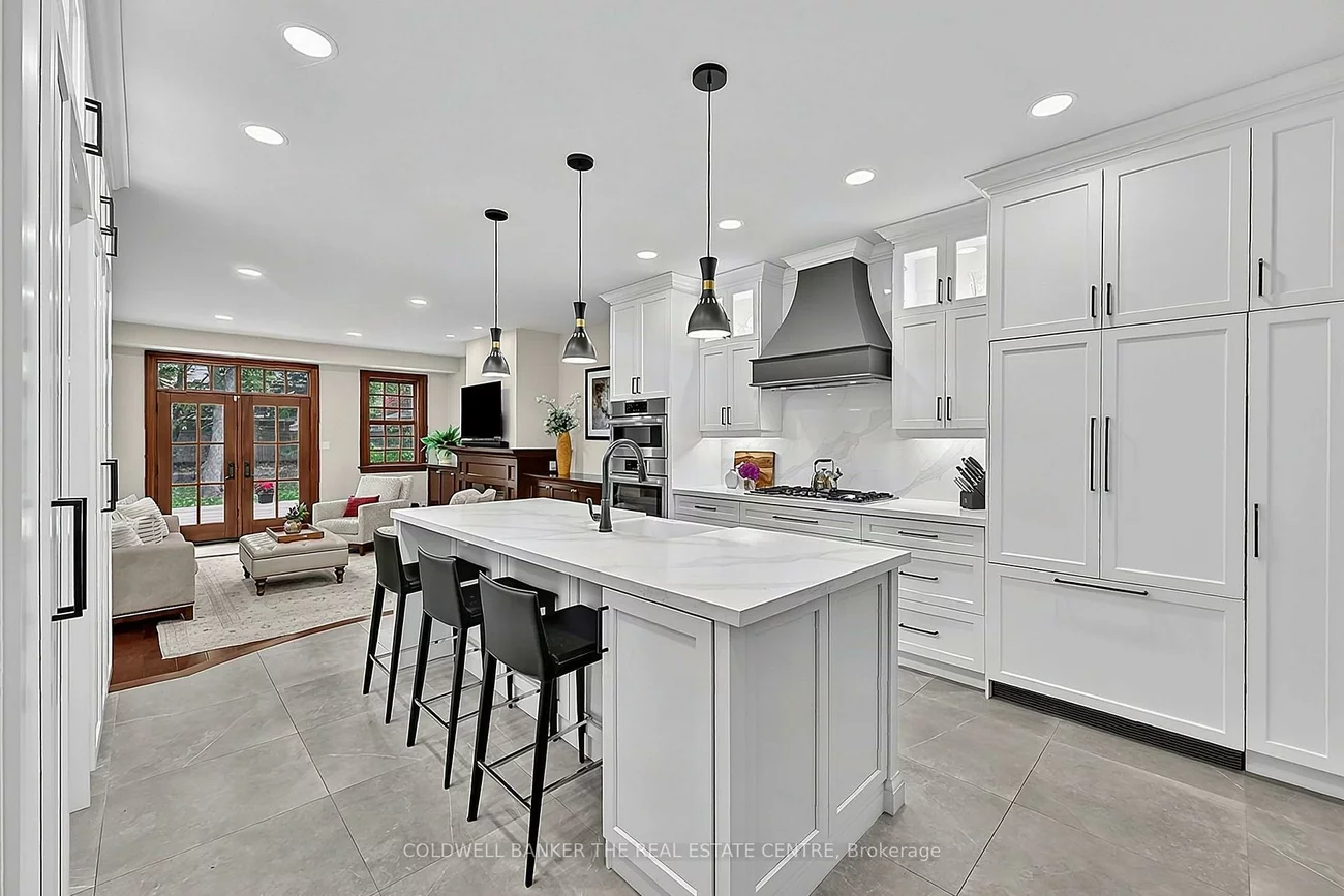 296, Eagle, Central Newmarket, Newmarket