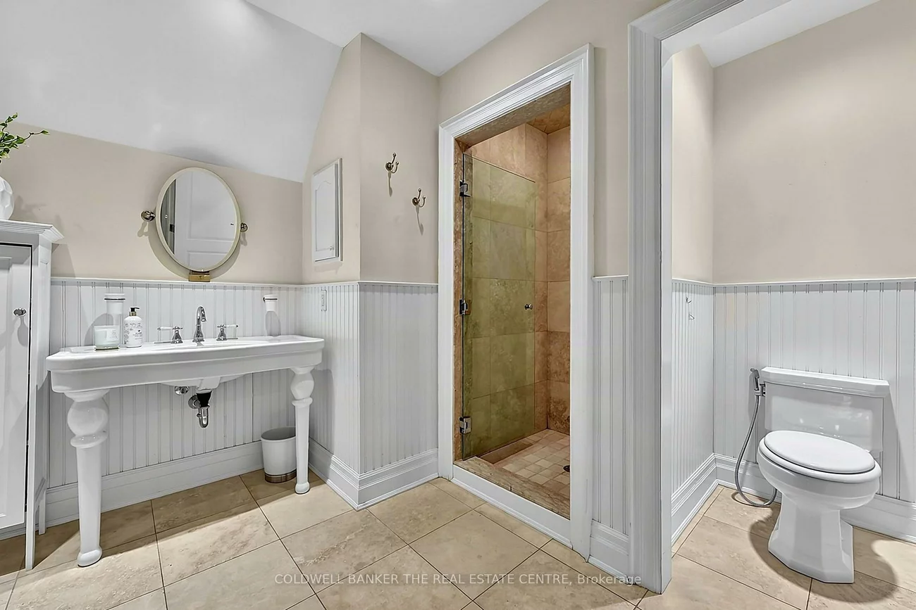 296, Eagle, Central Newmarket, Newmarket