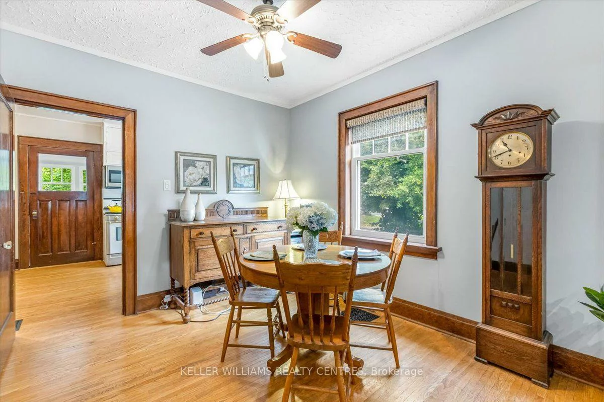431, Eagle, Central Newmarket, Newmarket