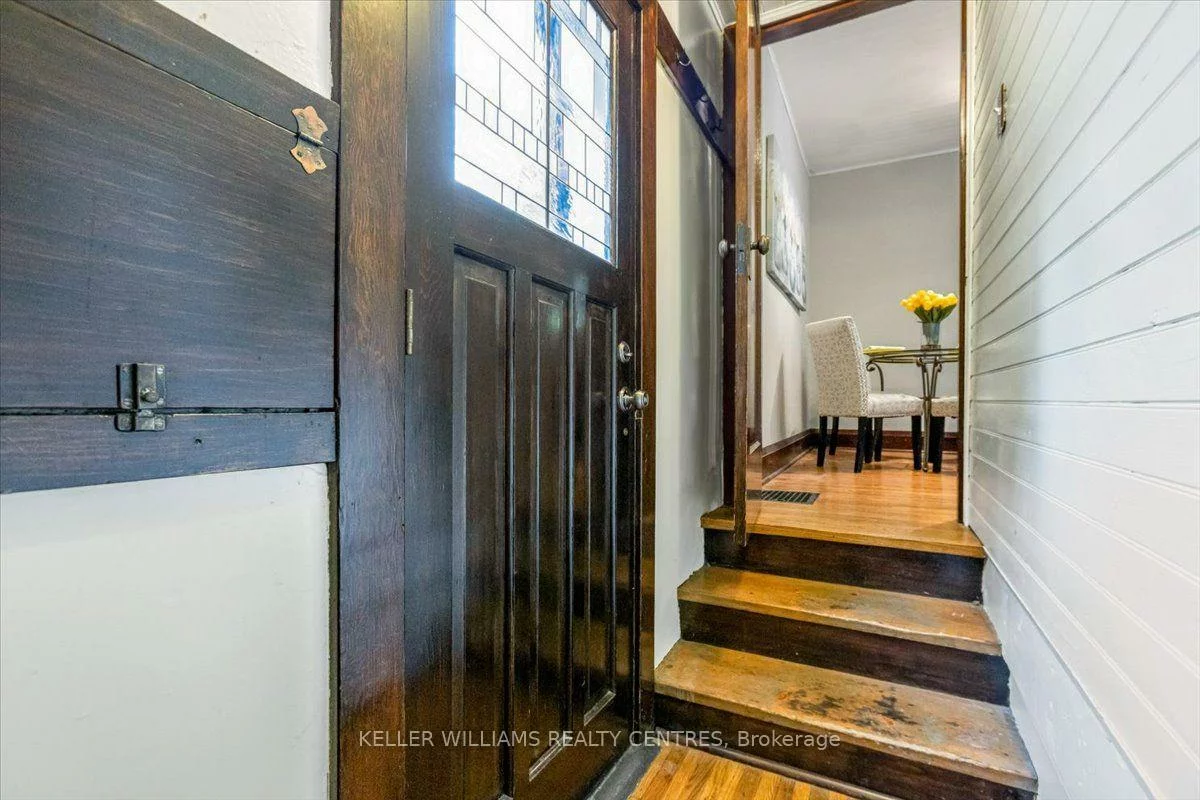 431, Eagle, Central Newmarket, Newmarket